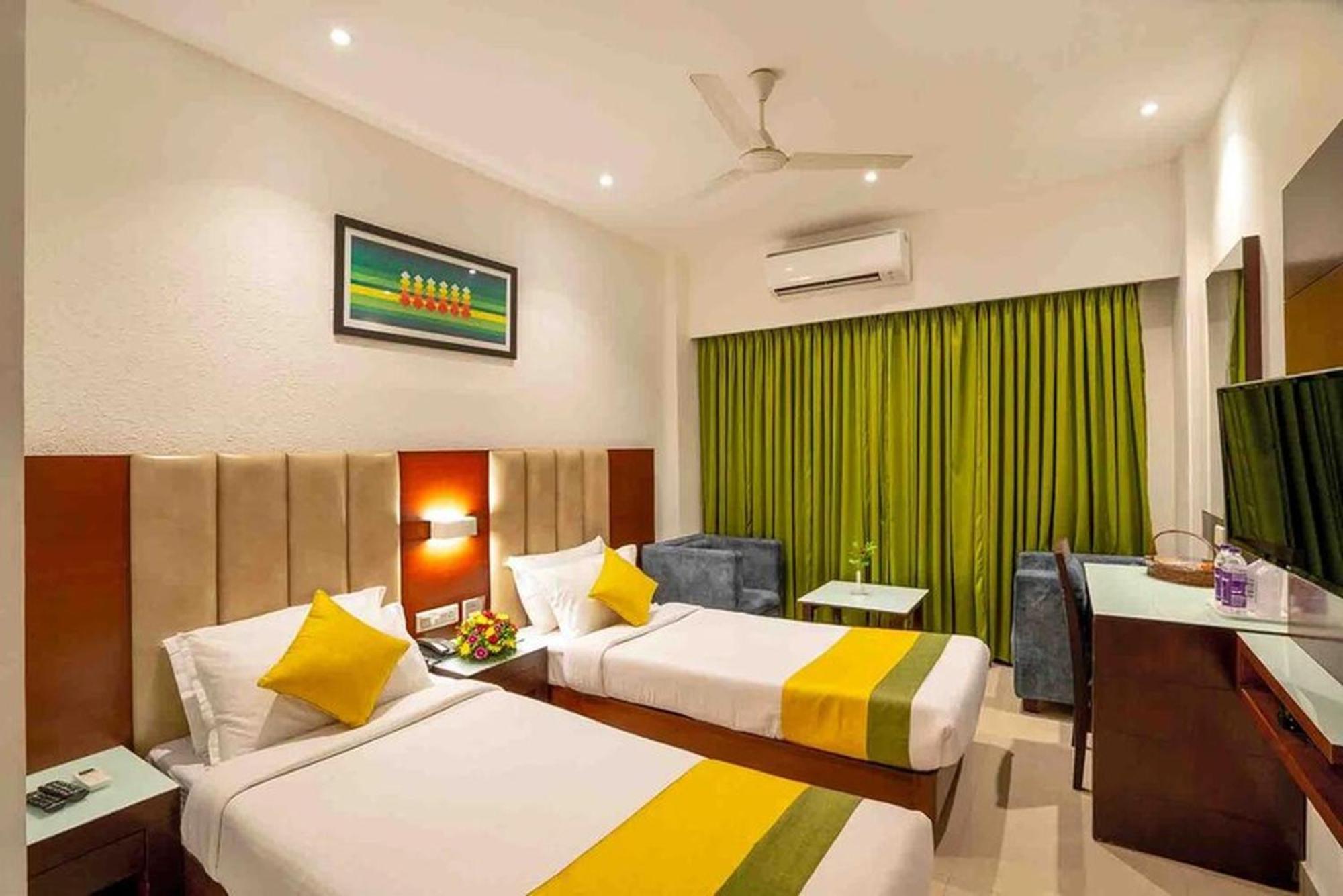 Hotel Hills Park Pathanāmthitta Dış mekan fotoğraf