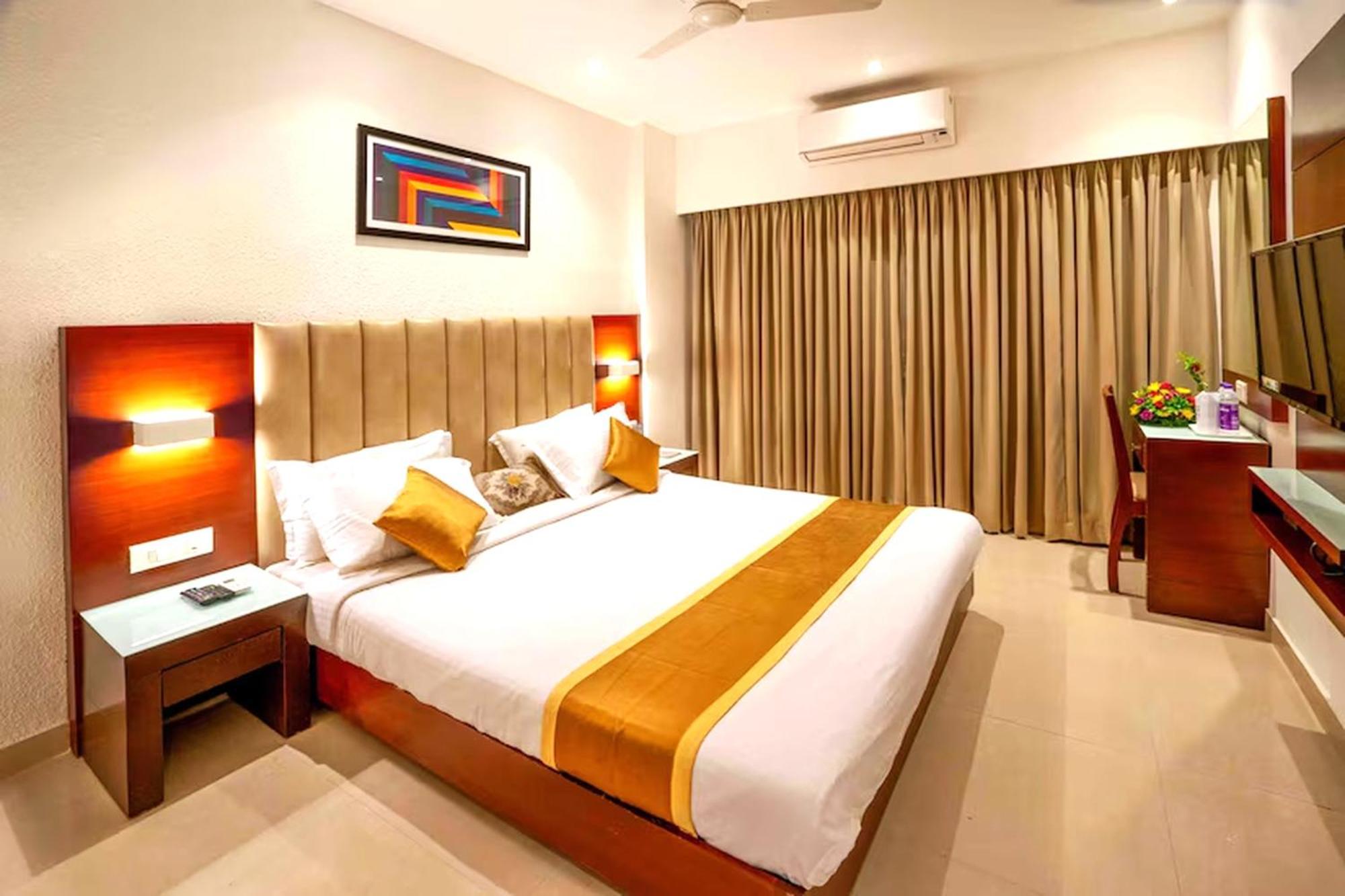 Hotel Hills Park Pathanāmthitta Dış mekan fotoğraf
