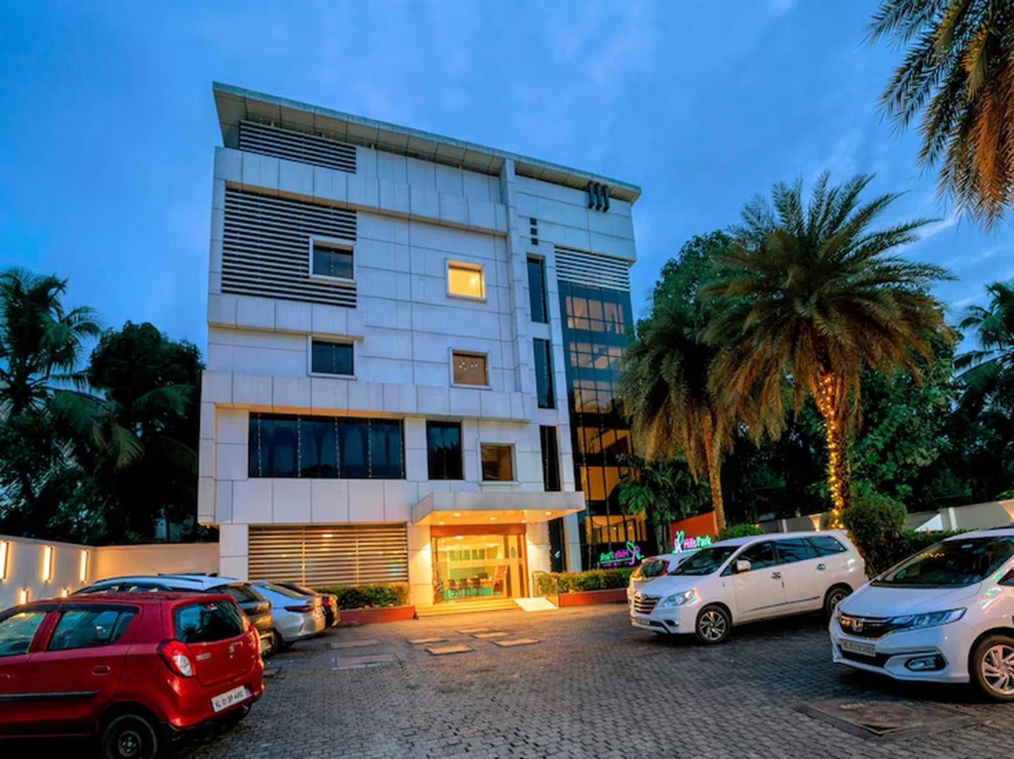 Hotel Hills Park Pathanāmthitta Dış mekan fotoğraf