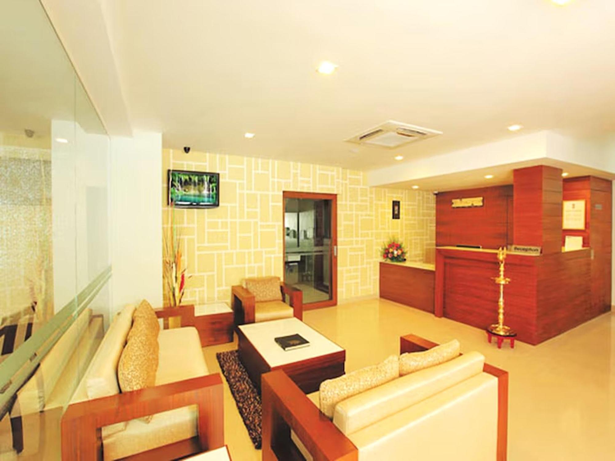 Hotel Hills Park Pathanāmthitta Dış mekan fotoğraf