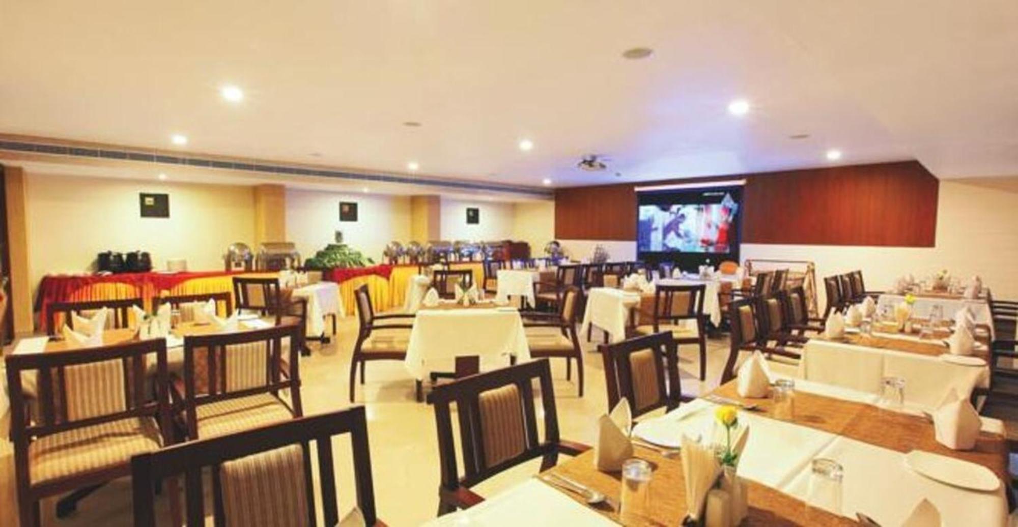 Hotel Hills Park Pathanāmthitta Dış mekan fotoğraf