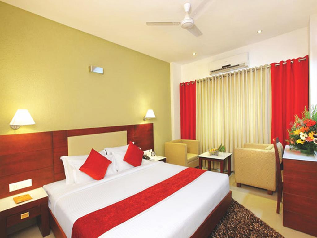 Hotel Hills Park Pathanāmthitta Oda fotoğraf